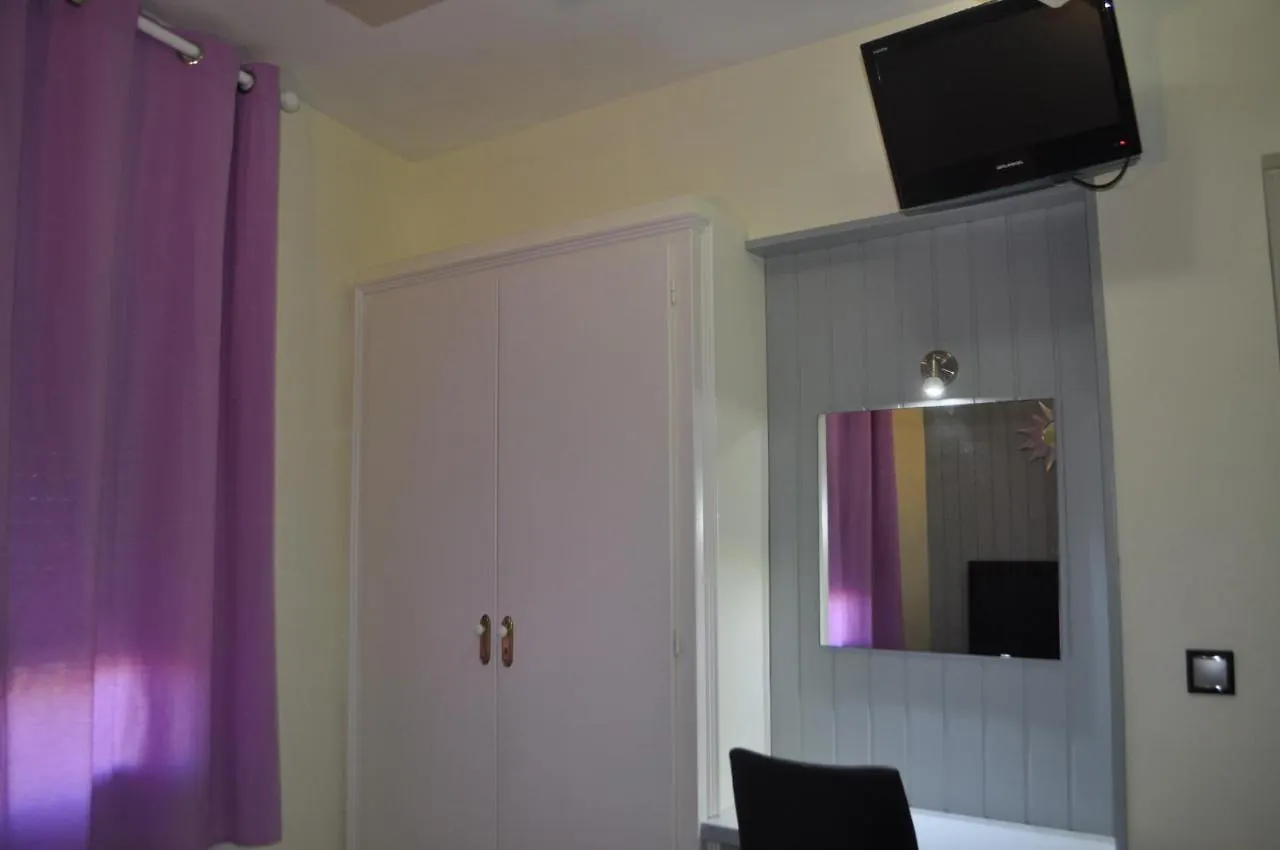 Hostal Emporda Castello  D'Empuries