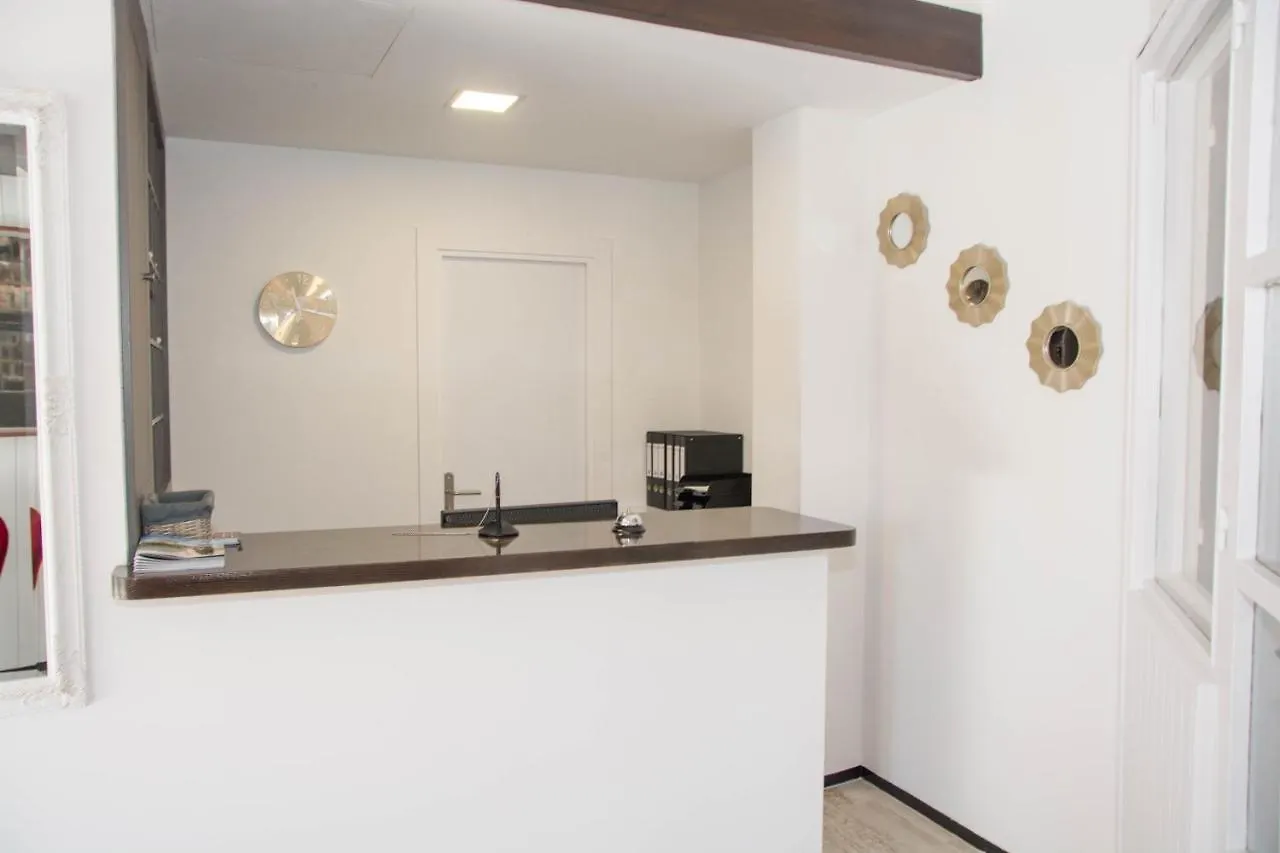 Affittacamere Hostal Emporda Castello  D'Empuries